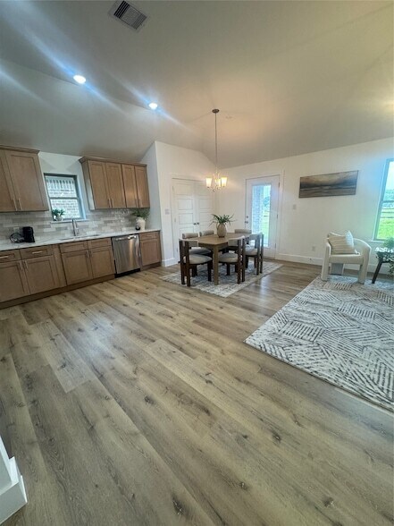 Building Photo - 13110 Lake Conroe Bay Rd