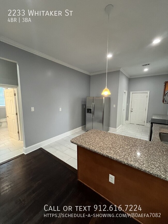 Building Photo - "Spacious 4-Bed, 3-Bath Duplex with Granit...