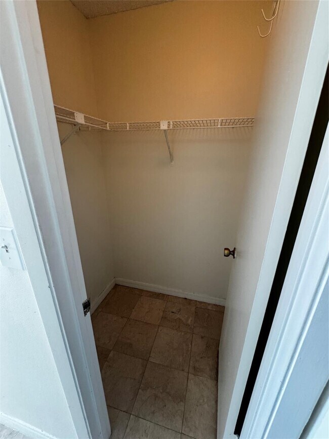 Building Photo - 5200 NW 31st Ave