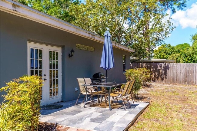 Building Photo - 3005 W Helen Ave