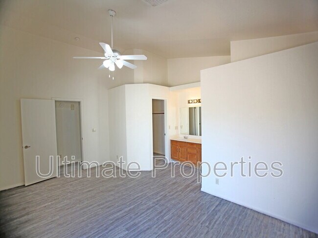 Building Photo - 273 N Concord St