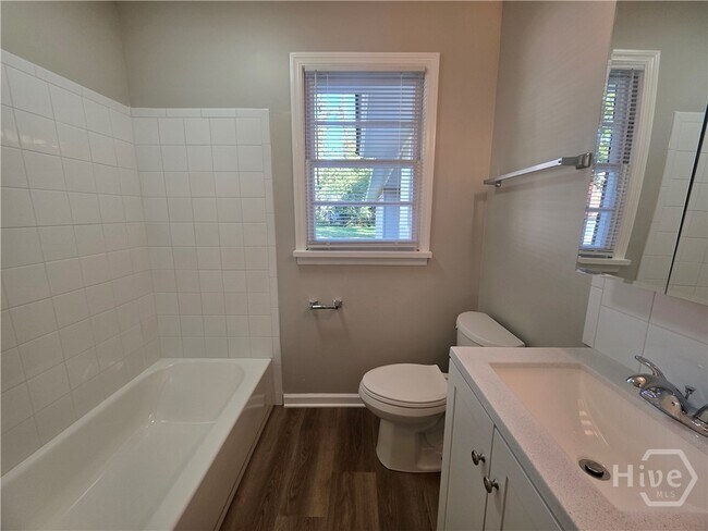 Building Photo - 8 Ronnie Ave