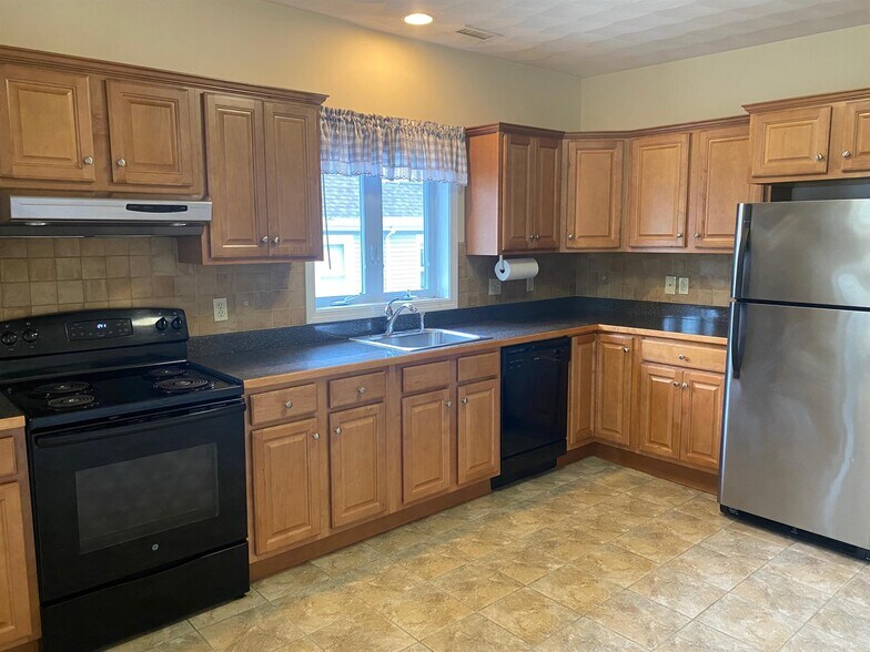 Building Photo - 188 Harvard St