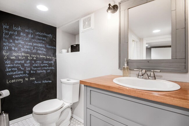 Building Photo - Beautifully Renovated Home in the Berkley ...
