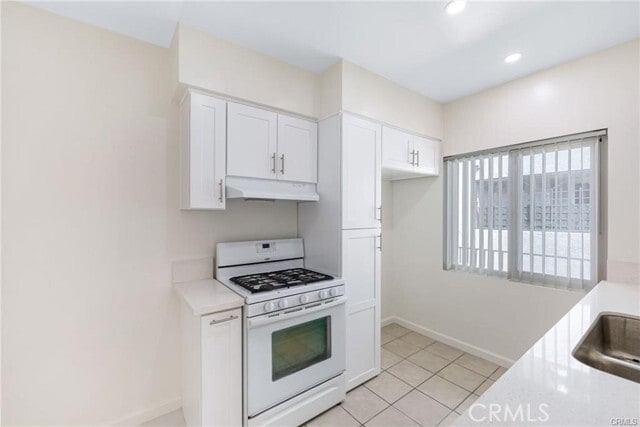 Building Photo - 580 W Stocker St