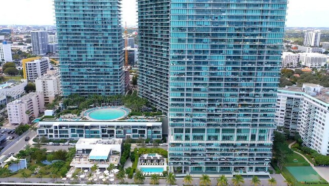 Building Photo - 3131 NE 7th Ave