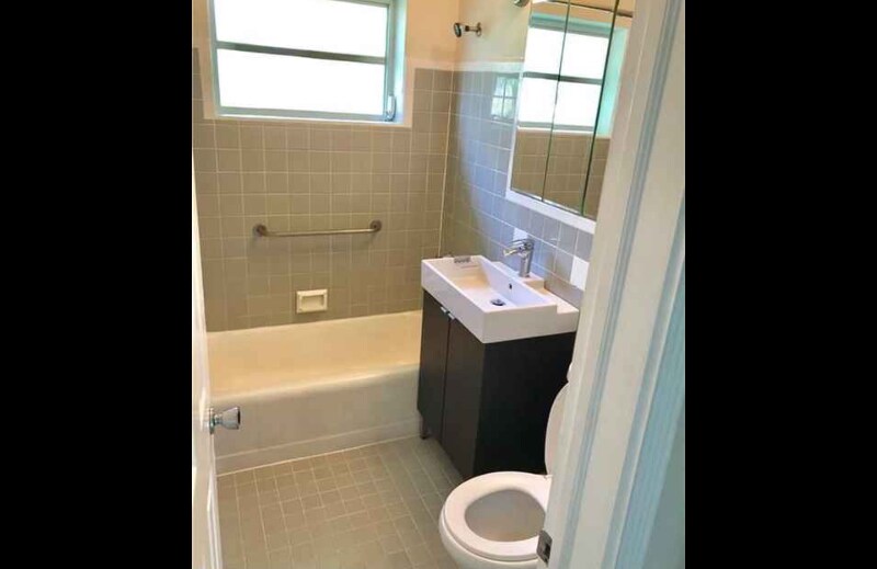 Building Photo - 11 NE 17th Ave