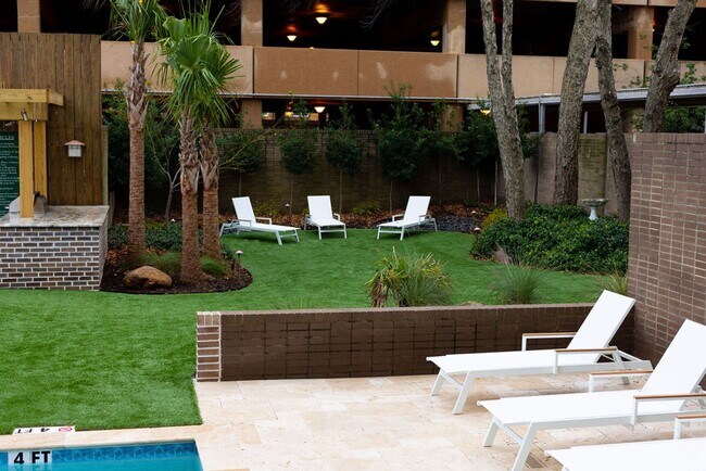 Building Photo - sp185