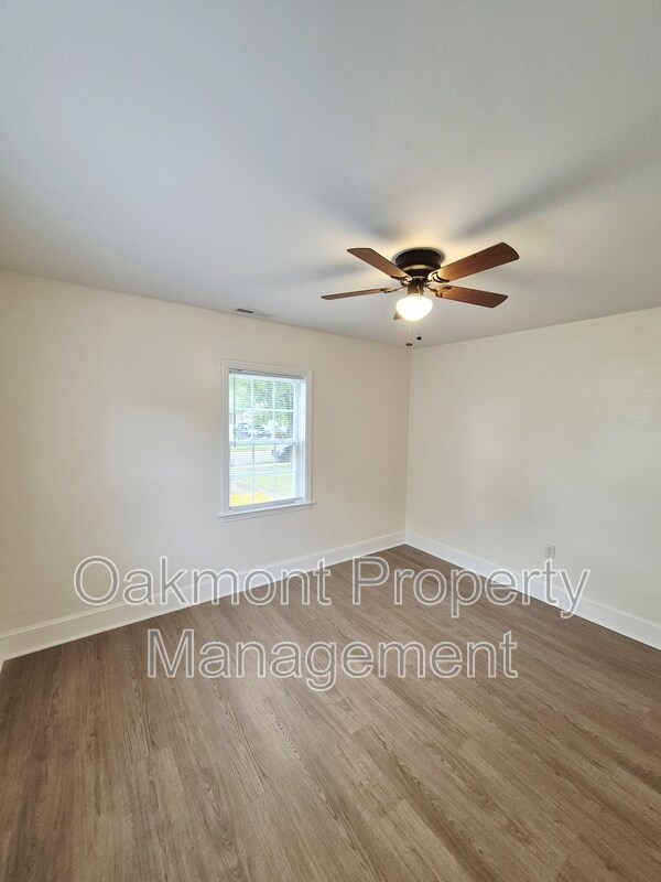 Building Photo - 115 Slagle Ave