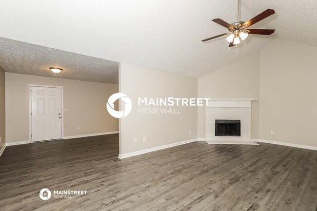 Building Photo - 3 Bedroom Pet-Friendly Home in Locust Grove, GA with Main Street Renewal