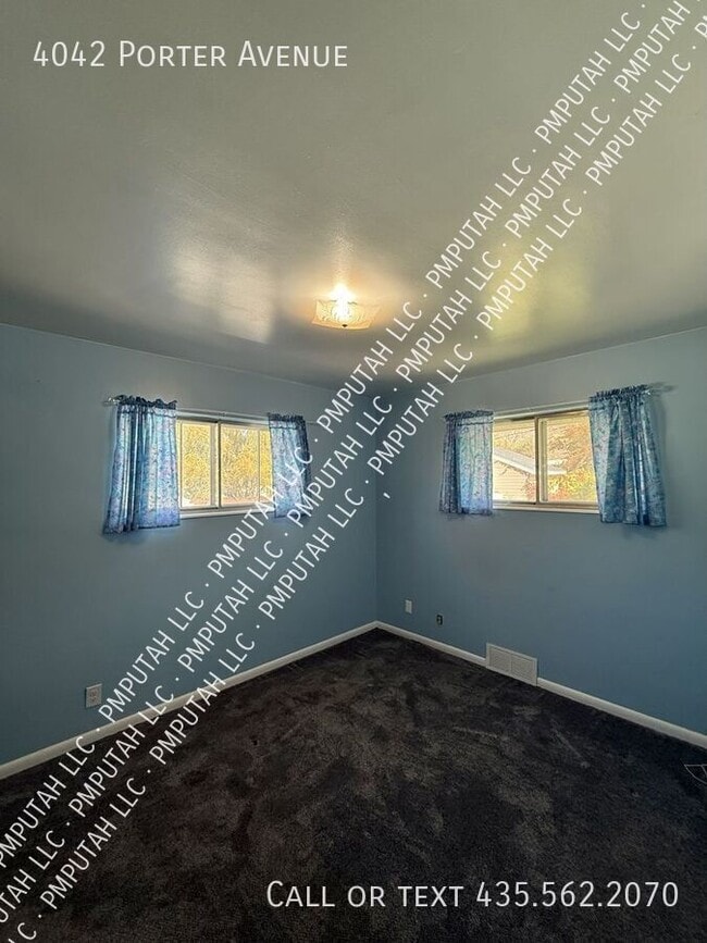 Building Photo - 4042 Porter Ave