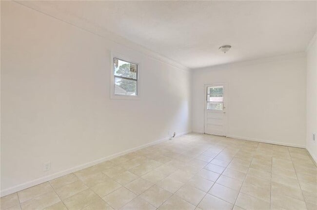 Building Photo - 3946 Green Oak Dr