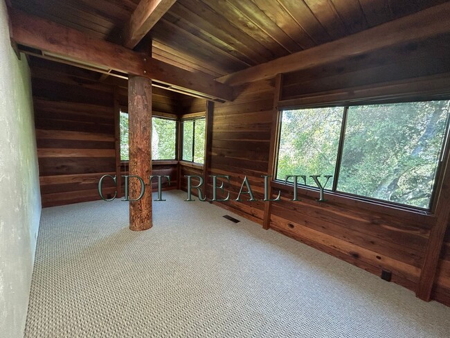 Building Photo - 3BR/ 2BA CARMEL VALLEY RETREAT