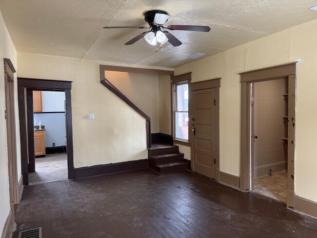 Building Photo - 713 N 8th Ave