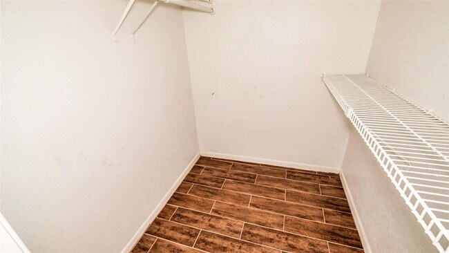 Building Photo - 3035 Walnut Bend Ln