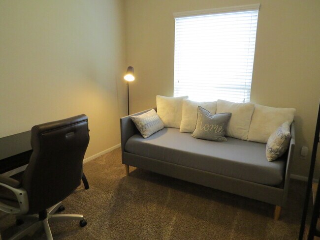 Building Photo - "Charming 4-Bed Oasis with Granite Touches...