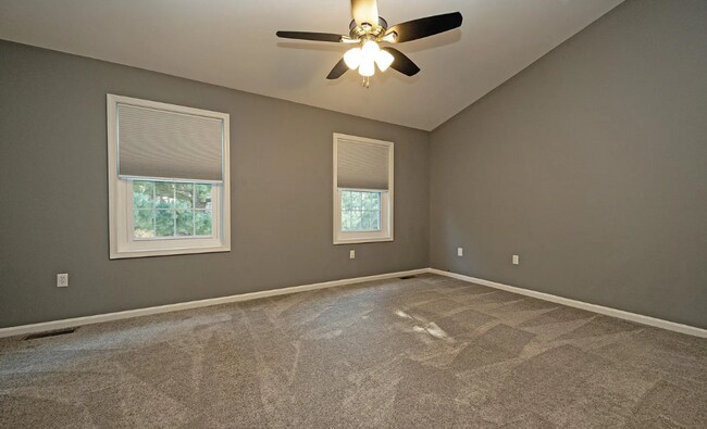 Building Photo - 2 Bedroom Home