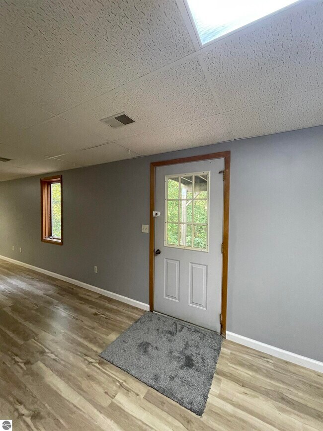 Building Photo - 4227 Summerhill Rd