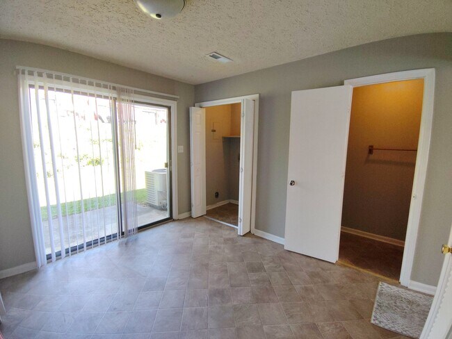 Building Photo - 16 Duiguid Dr