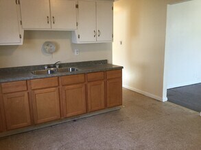 Building Photo - 3 bedroom Single Family