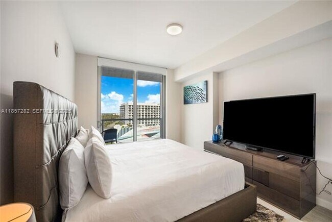 Building Photo - 3900 Biscayne Blvd