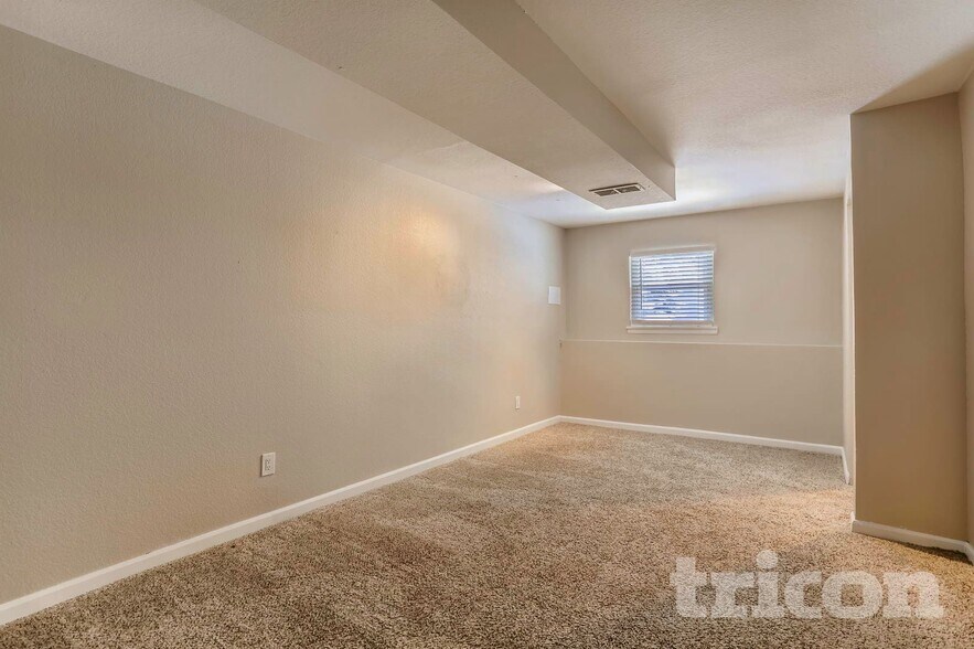 Building Photo - 18871 E Gunnison Pl