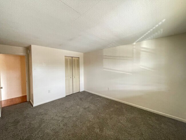 Building Photo - 177 Loudon Rd