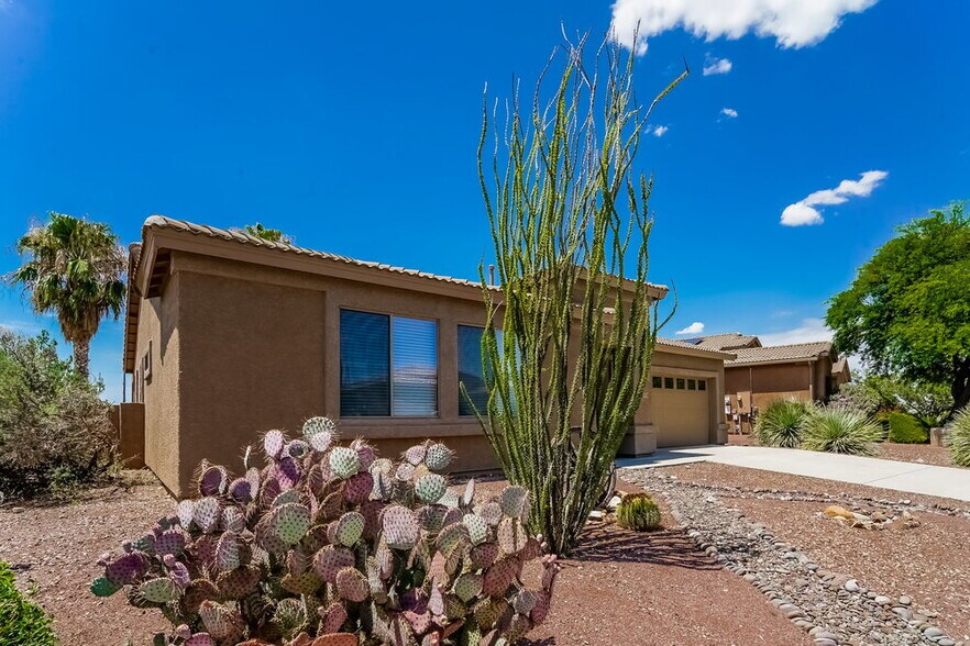 Building Photo - 60639 E Eagle Heights Dr