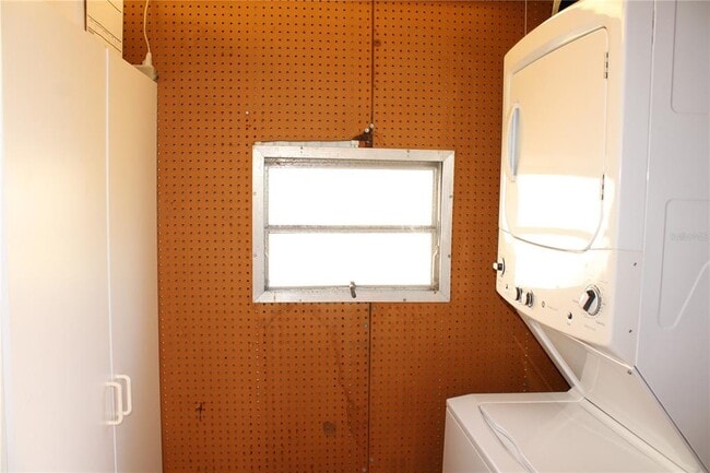 Building Photo - 5316 53rd Ave E