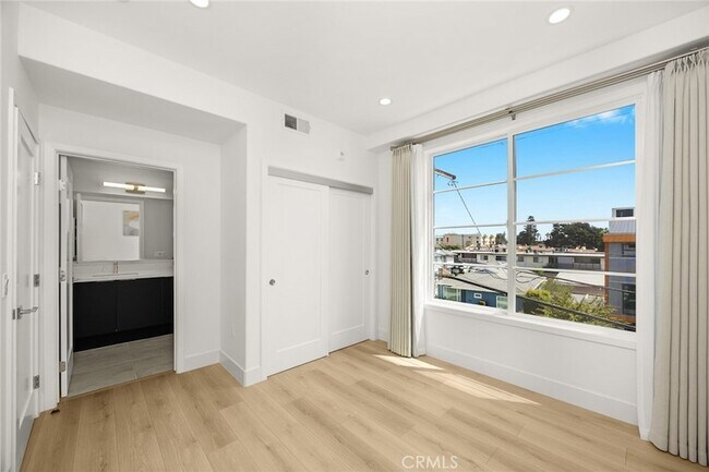 Building Photo - 137 St Francis St