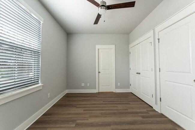 Building Photo - Beautiful New Home