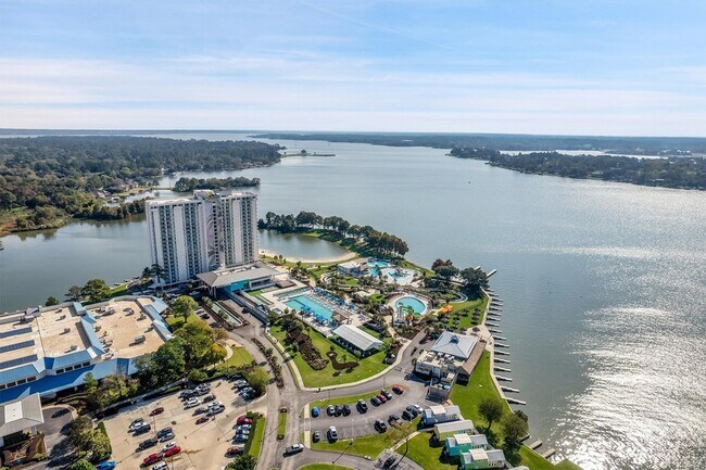 Building Photo - 3539 Balboa Cir