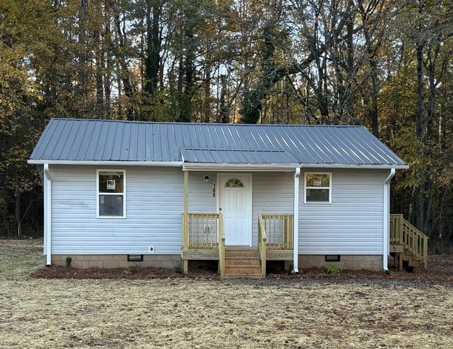 Primary Photo - 100 Piney Cross Dr