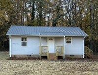 Building Photo - 100 Piney Cross Dr