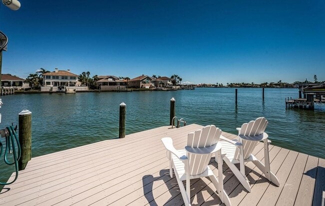 Building Photo - 2180 Dolphin Blvd S