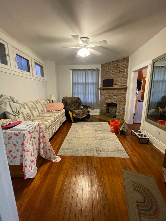 Building Photo - 82 Estella Ave