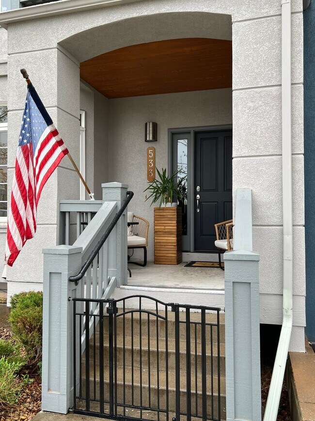 Building Photo - BEAUTIFUL 3 Bed 3.5 Bath Townhome in Dakota Ridge Village in North Boulder