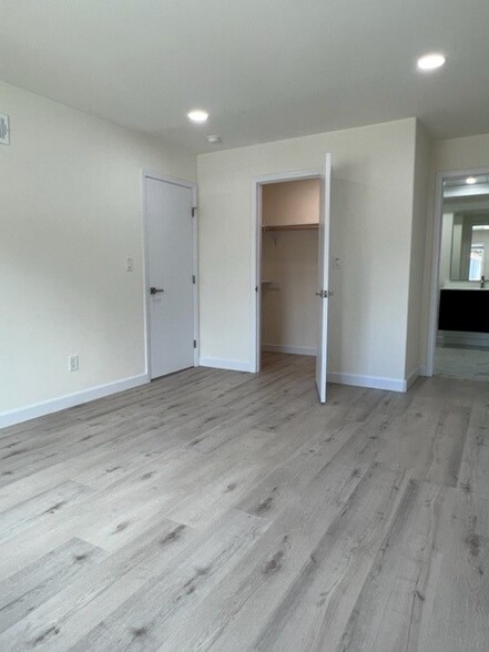 Building Photo - 164 Valdivia Cir