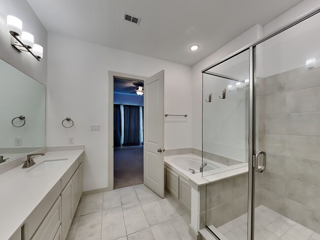 Building Photo - ***$150 OFF LISTED RENT FOR 15-16 MONTH LE...