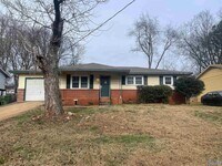 Building Photo - 606 Eastbrook Dr NW