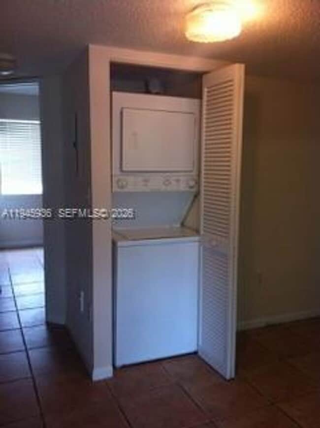 Building Photo - 4744 NW 114th Ave