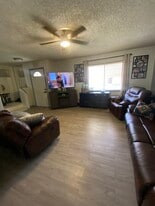 Building Photo - 5710 N 43rd Dr