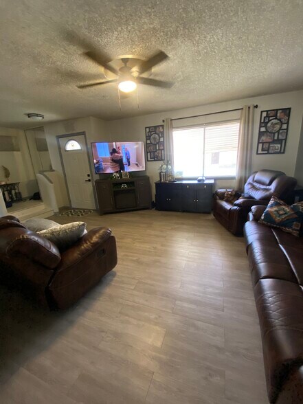 Primary Photo - 5710 N 43rd Dr