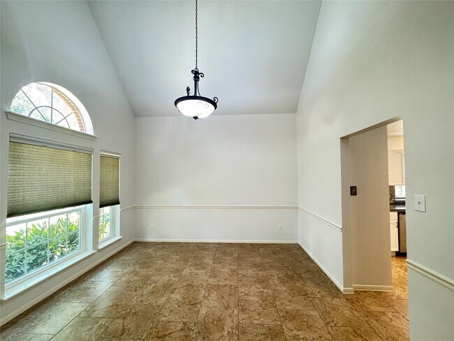 Building Photo - 210 Rolling Plains Dr