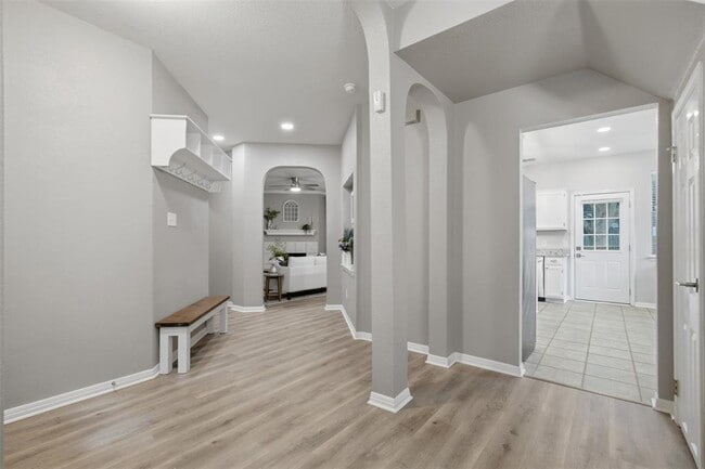 Building Photo - 2903 Pioneer Way