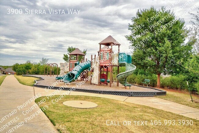 Building Photo - 3900 Sierra Vista Way