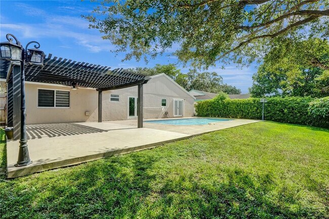 Building Photo - 11627 SW 50th St