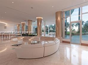 Building Photo - 5161 Collins Ave