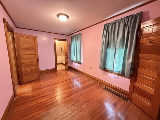 Building Photo - 201 S 1st St