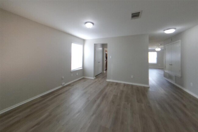 Building Photo - 302 Bird Dog Bend